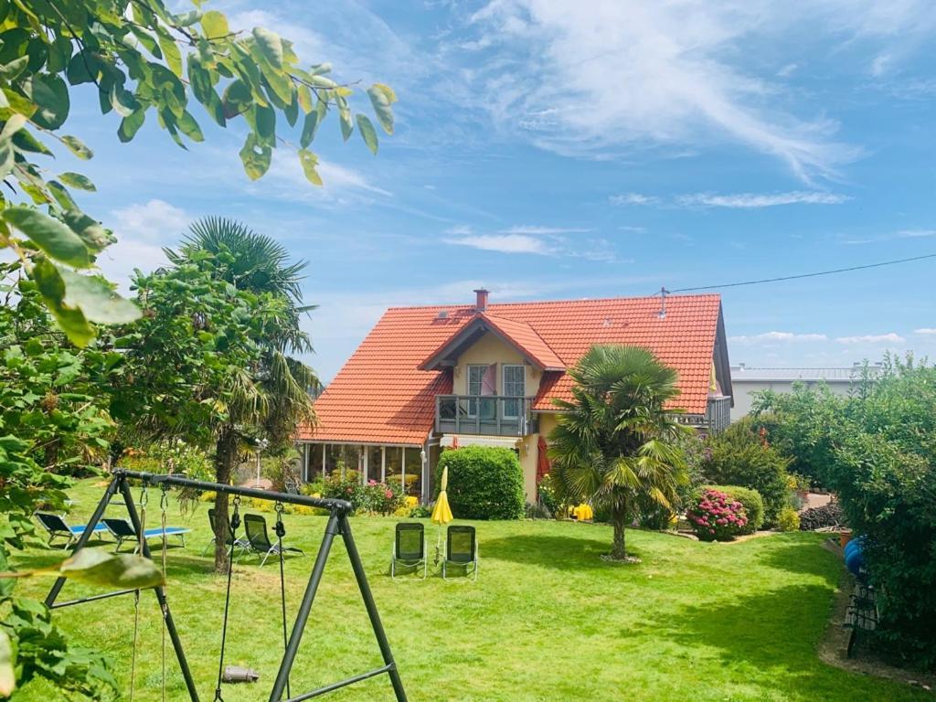 Gaestehaus Helbighof Neustadt an der Weinstrasse Exterior photo