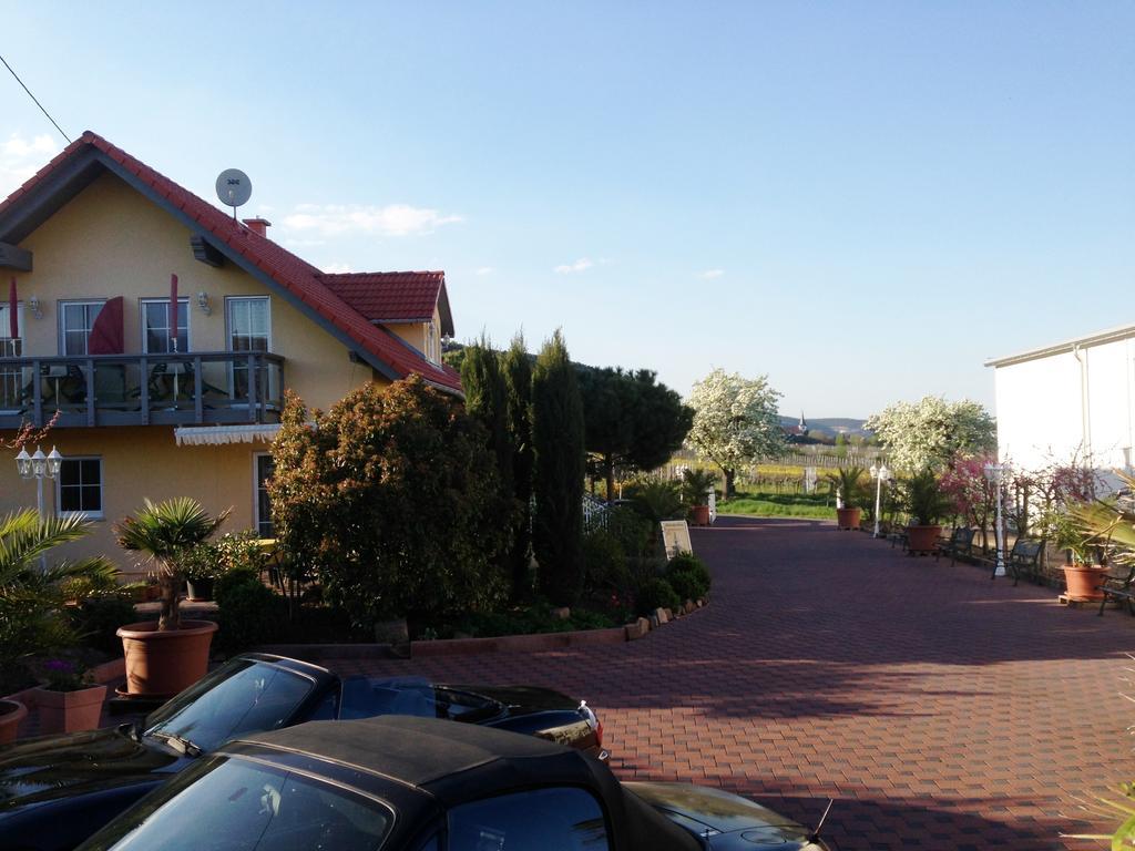 Gaestehaus Helbighof Neustadt an der Weinstrasse Exterior photo